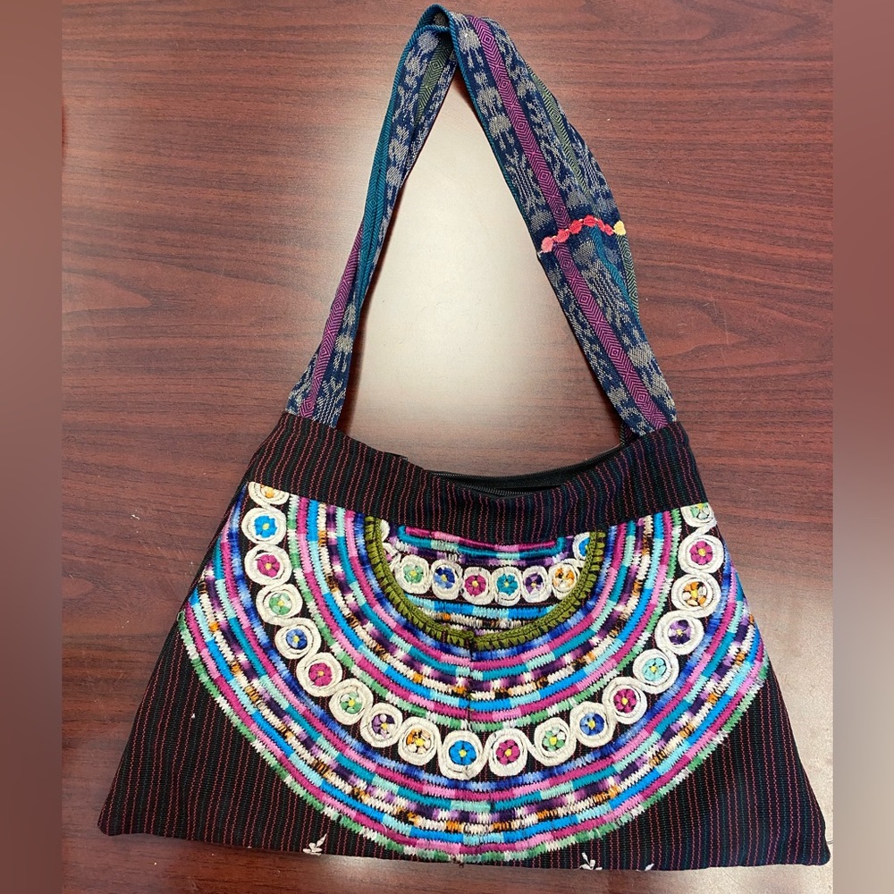 Guatemalan embroidered artisan bag